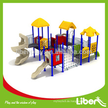 Anpassen der Vorschul-Spielplatz-Struktur mit Plastik-Rutschen und Klettergerüst, Outdoor-Vergnügungspark Spielplatz-Struktur